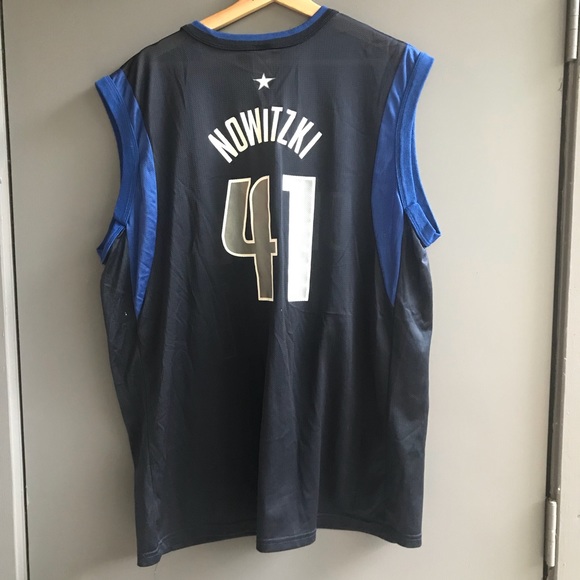 Vintage Champion Dirk Nowitzki Jersey - Picture 4 of 6